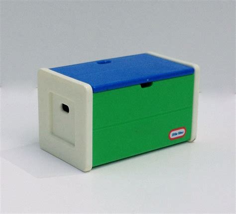 20 watchers. . Vintage little tikes toy box